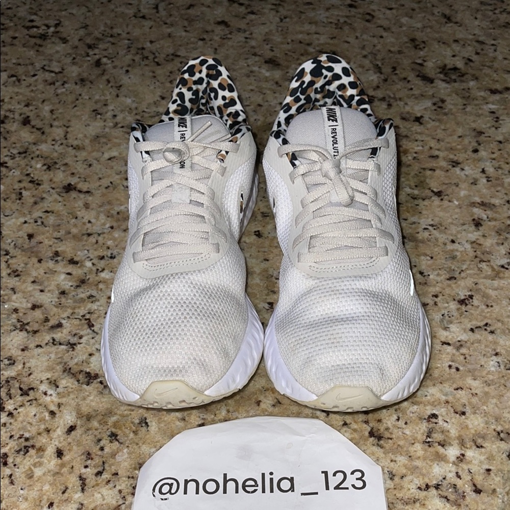Nike Revolution 5